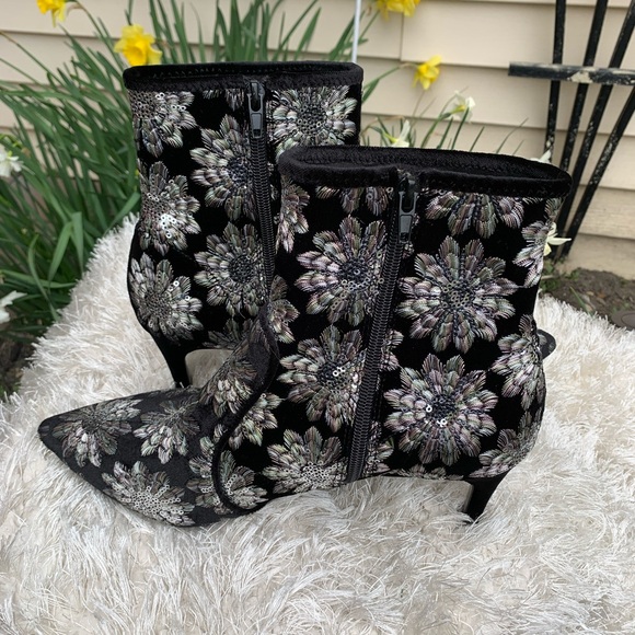 CHARLES DAVID women’s black sequined size 11 pointy toe ankle boots MINT cond. - Picture 3 of 11